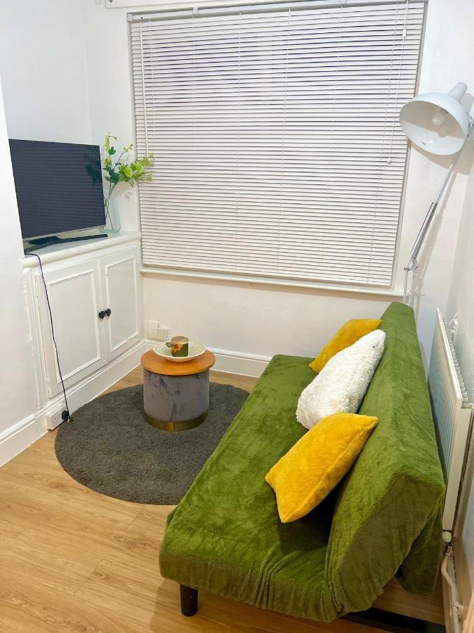 Edens Place เลสเตอร์ ภายนอก รูปภาพ